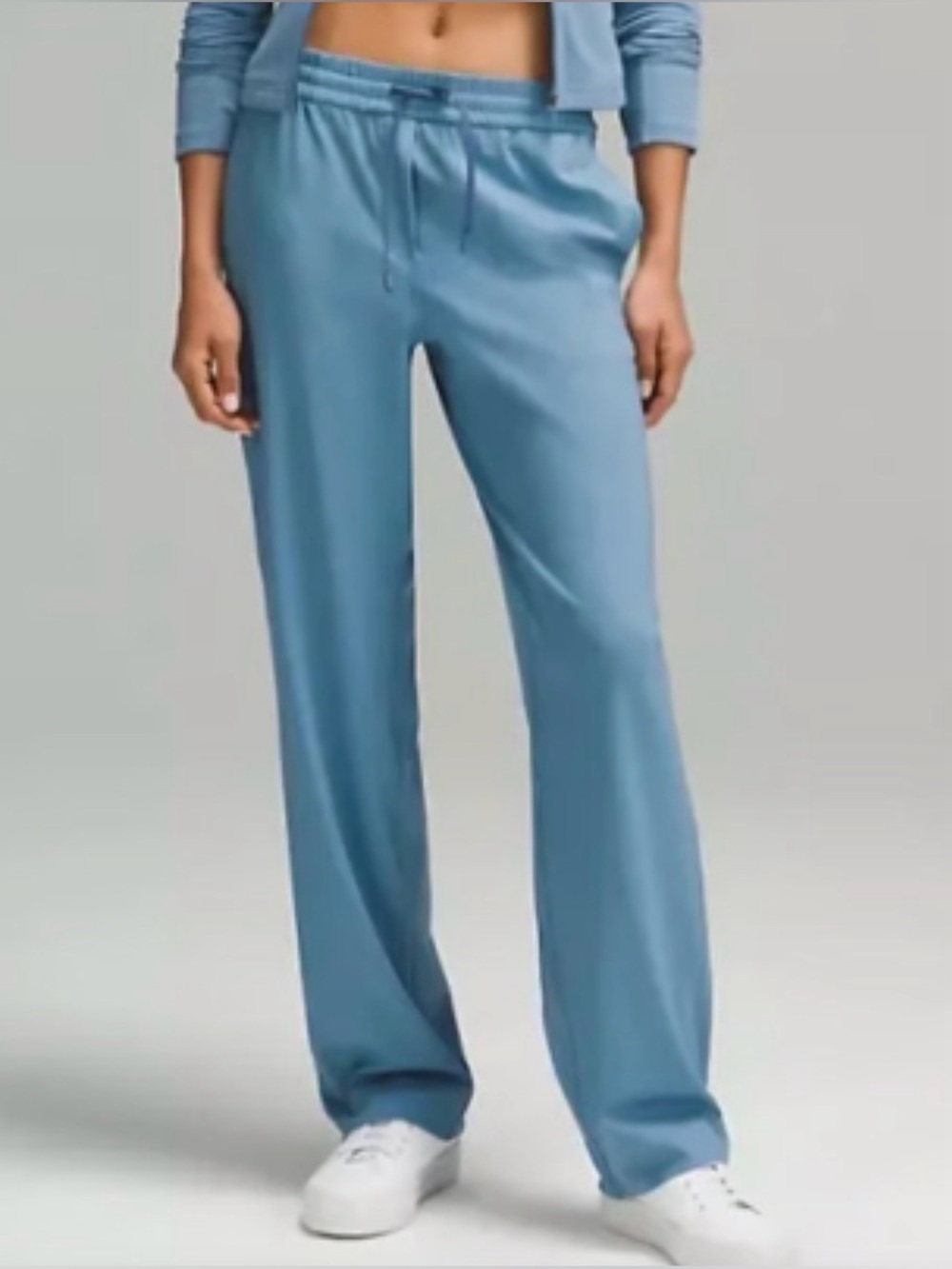lululemon Women’s Straight-Leg, Mid-Rise Pant. Luxtreme in Utility Blue. Size S